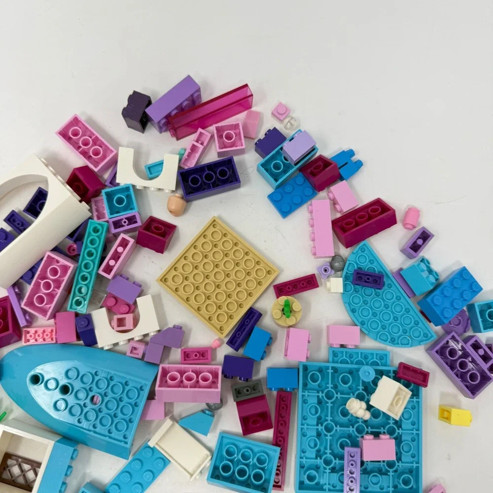 LEGO Friends Mixed Bulk Lot 5.1oz Pink Purple Blue Bricks Specialty Pieces